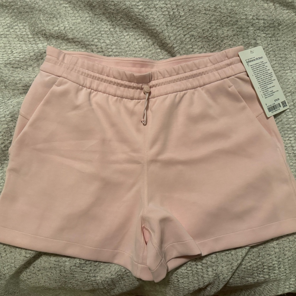 Lululemon Softstreme HR short 4”- size 8